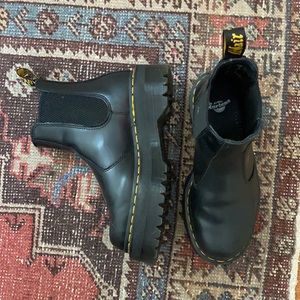 Doc Marten 2976 Platform boot, women’s, size us 7